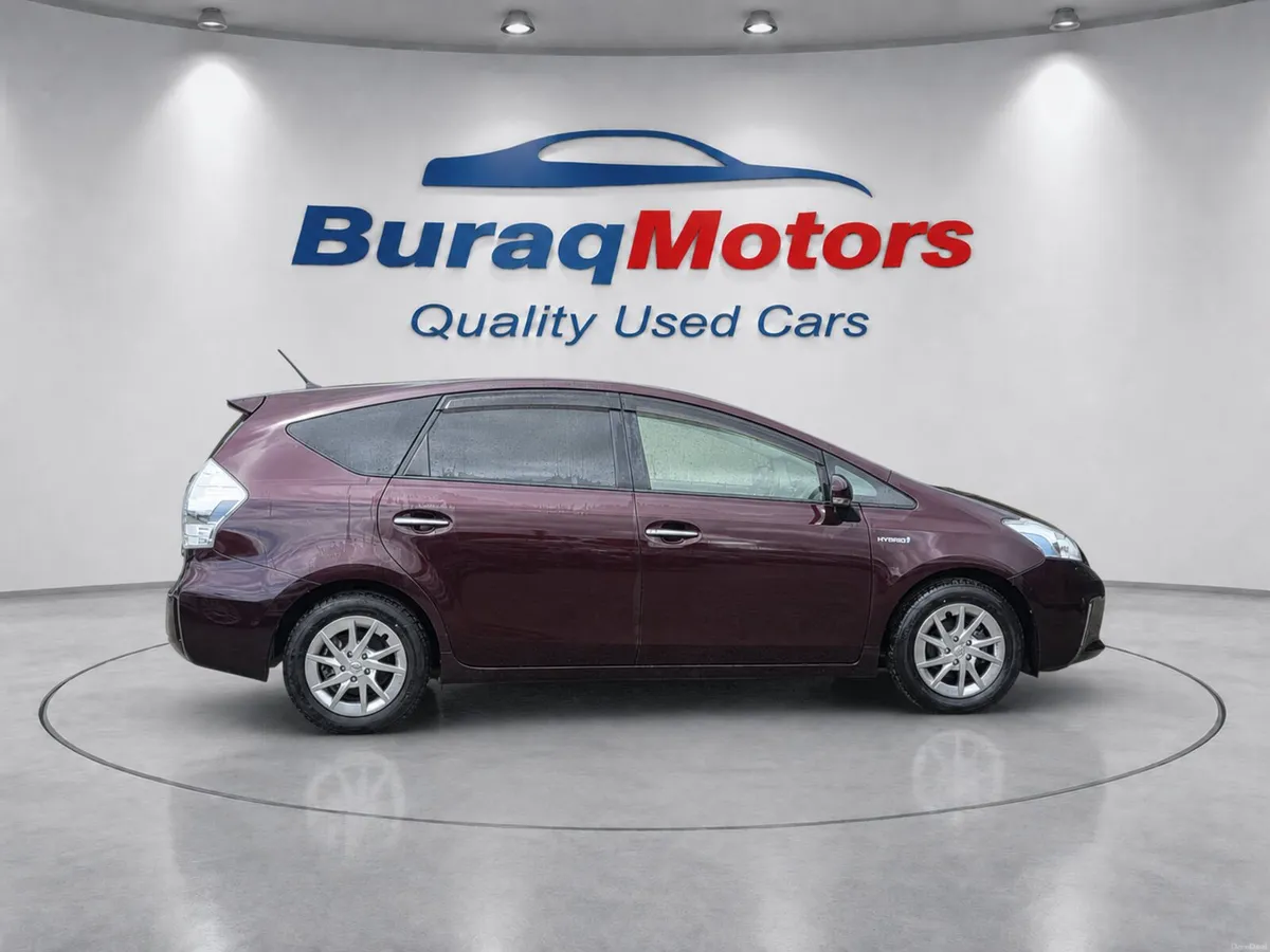 Toyota prius alpha 7 seater Self charging Hybrid - Image 4