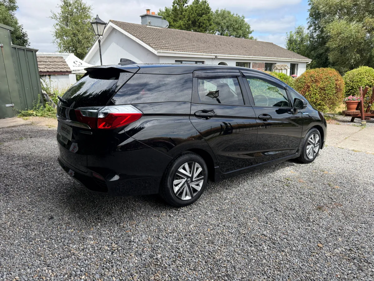 Honda Shuttle 2017 1.5 Petrol Hybrid - Image 4