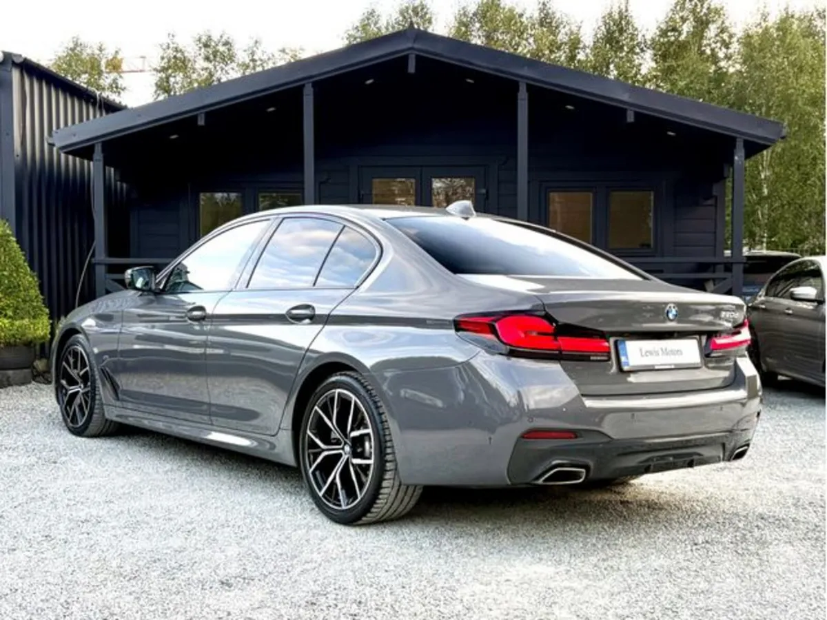BMW 5-Series 520D M SPORT, BRENINA GREY, IVORY WHI - Image 4