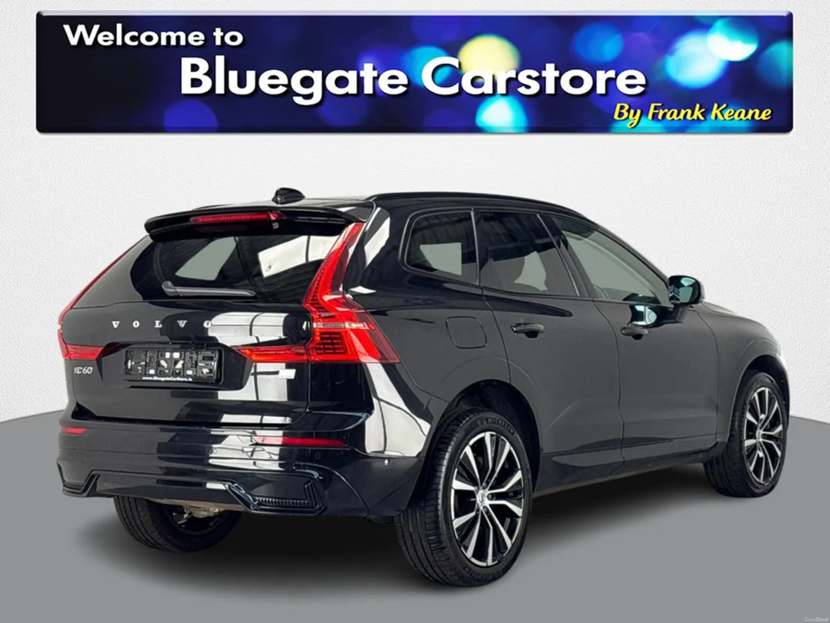 Volvo XC60 T8 RECHARGE ULTIMATE AWD **BLACK AND CR - Image 4