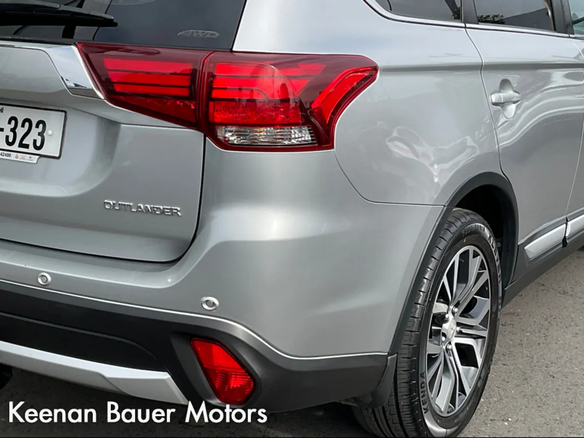 Mitsubishi Outlander OUTL 4WD 6MT 4DR - Image 6