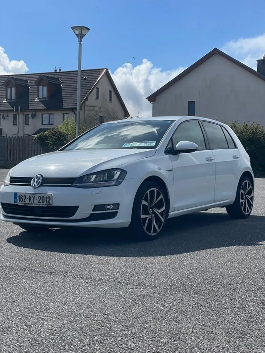 2016 Volkswagen Golf - Image 1