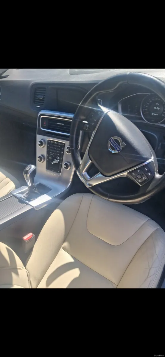 Volvo s60 d3 special edition 4dr - Image 3