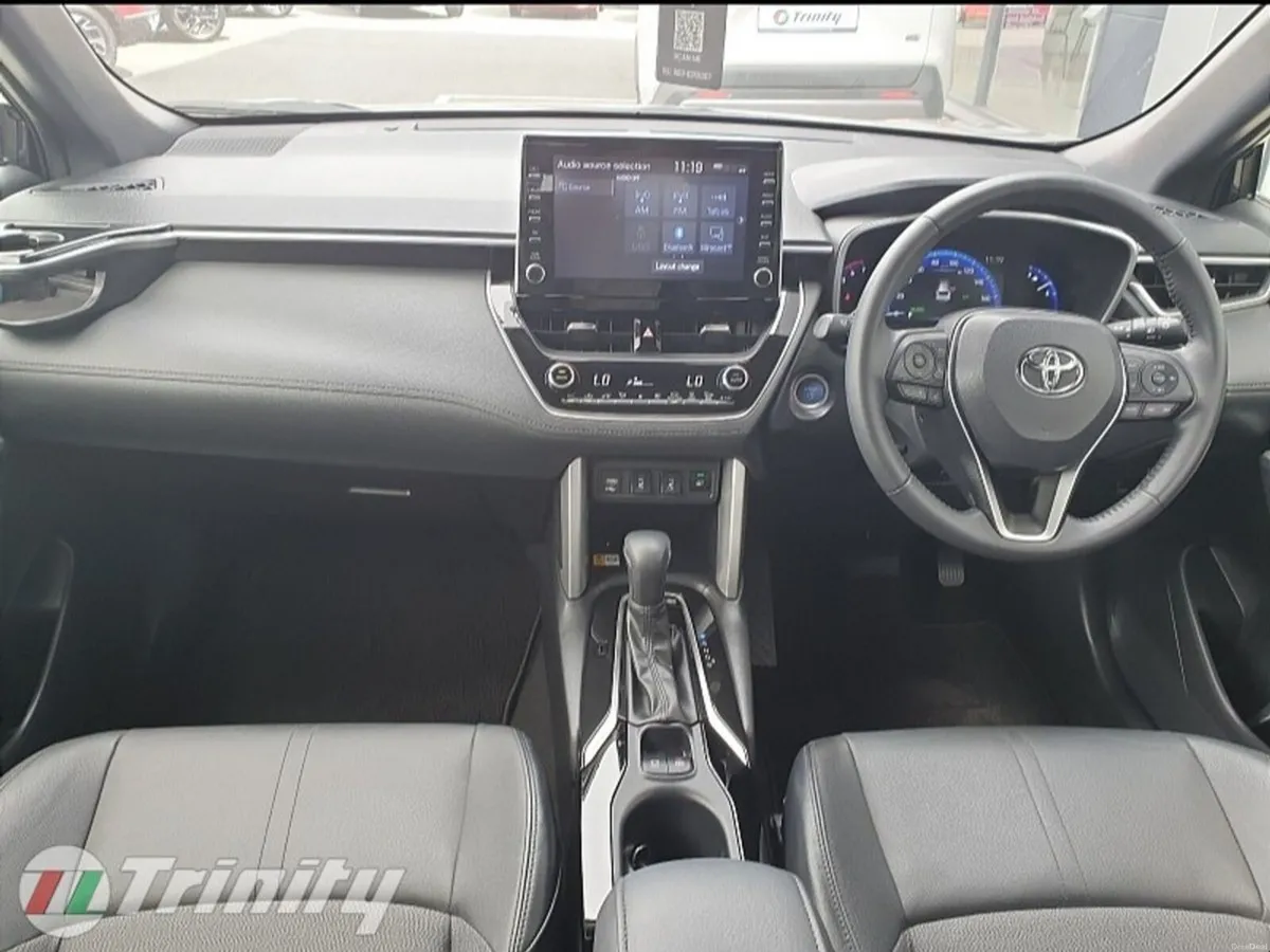 Toyota Corolla Cross ** STUNNING SPEC ** HYBRID AU - Image 2