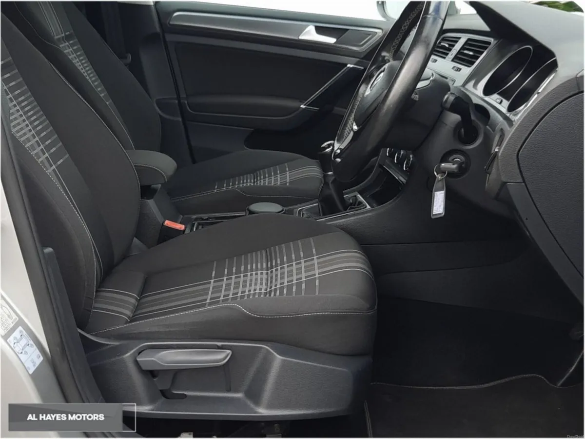 Volkswagen Golf LOUNGE**SUNROOF** 1.6 TDI 110BHP - Image 4