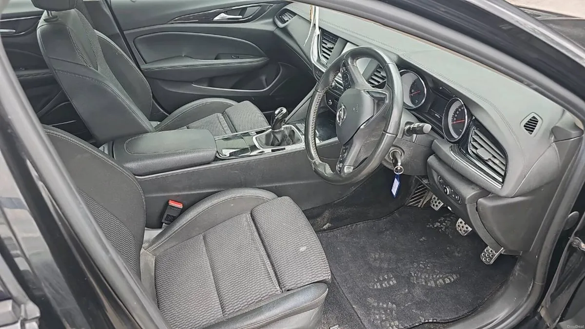 21 opel insignia Grand Sport Sri-1.6 - Image 3