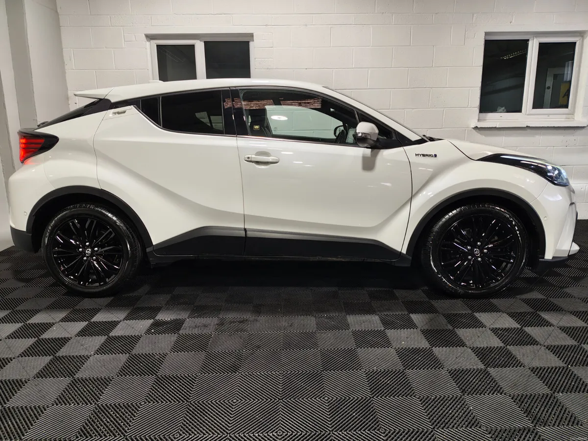 Toyota C-HR 2022 AUTOMATIC HYBRID SOL SPEC EXTRAS - Image 4