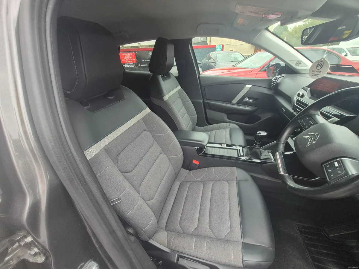 Citroen C4 2023 top spec - Image 3
