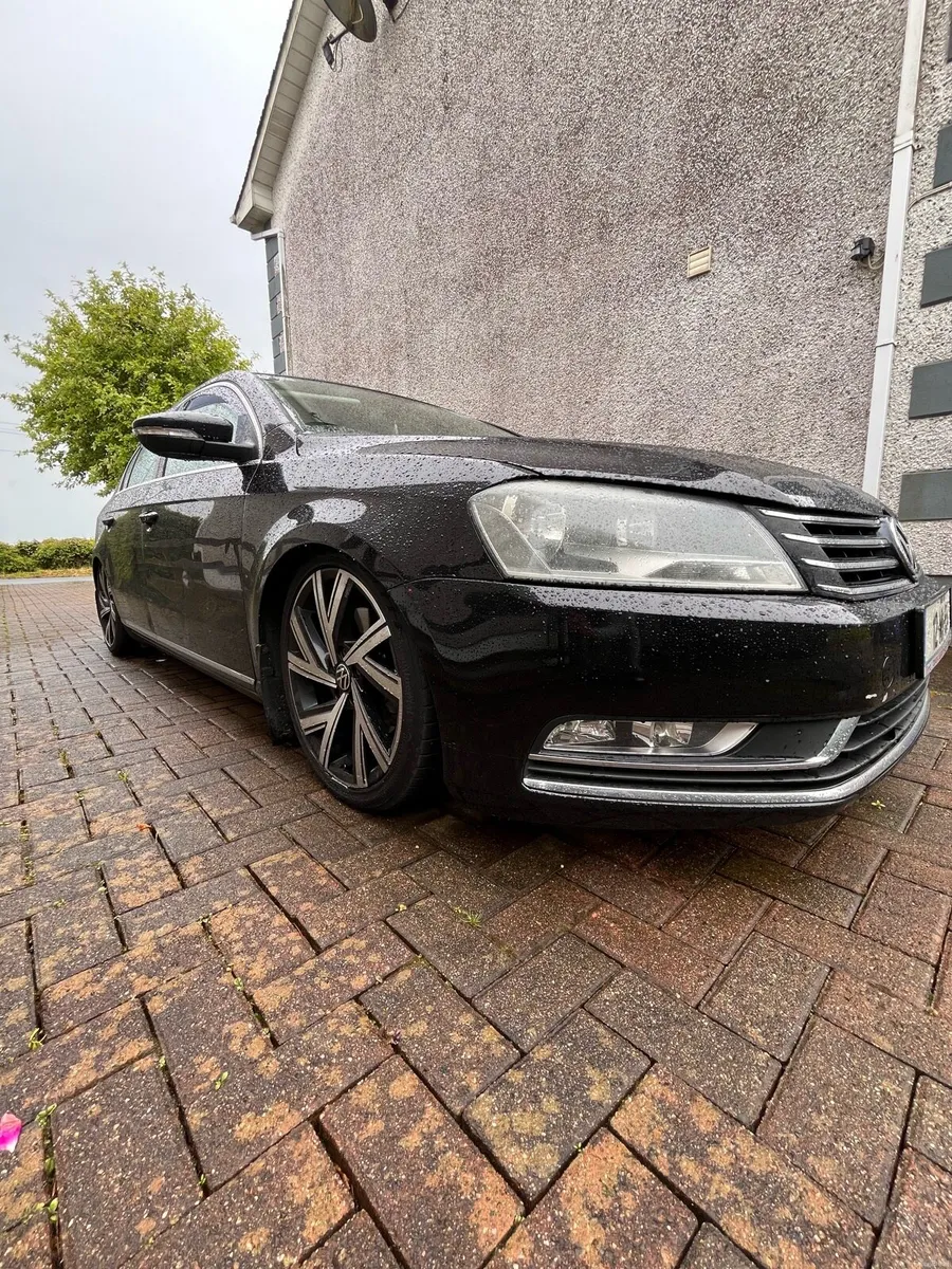 Volkswagen Passat 2012 - Image 3