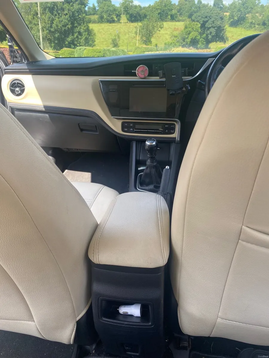 Toyota Corolla 2017 - Image 4