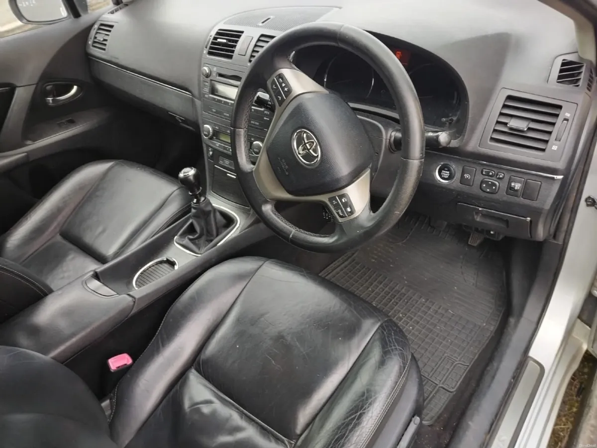 Toyota Avensis 2010 - Image 6