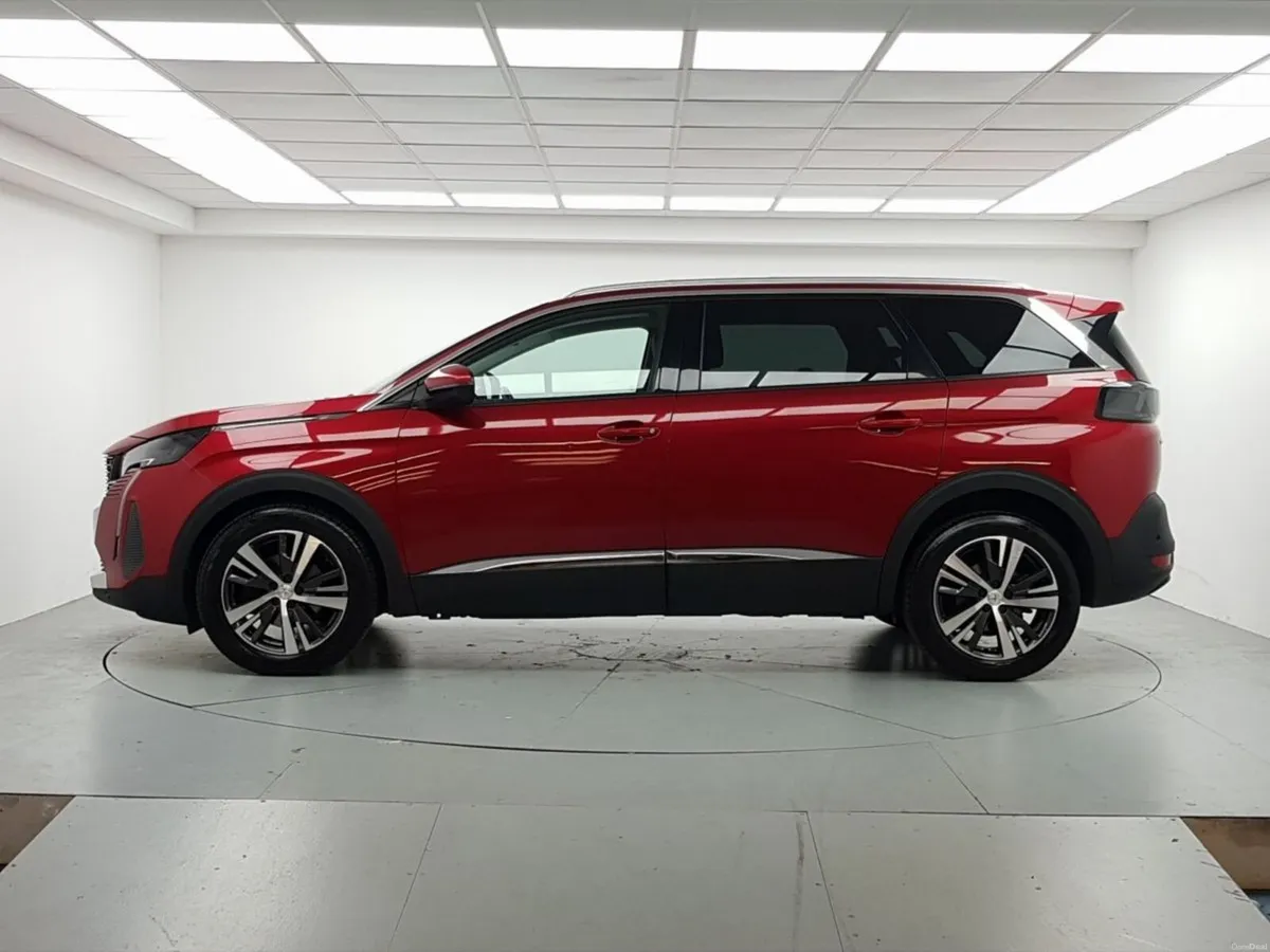Peugeot 5008 1.2 PureTech 130bhp Allure - Image 5