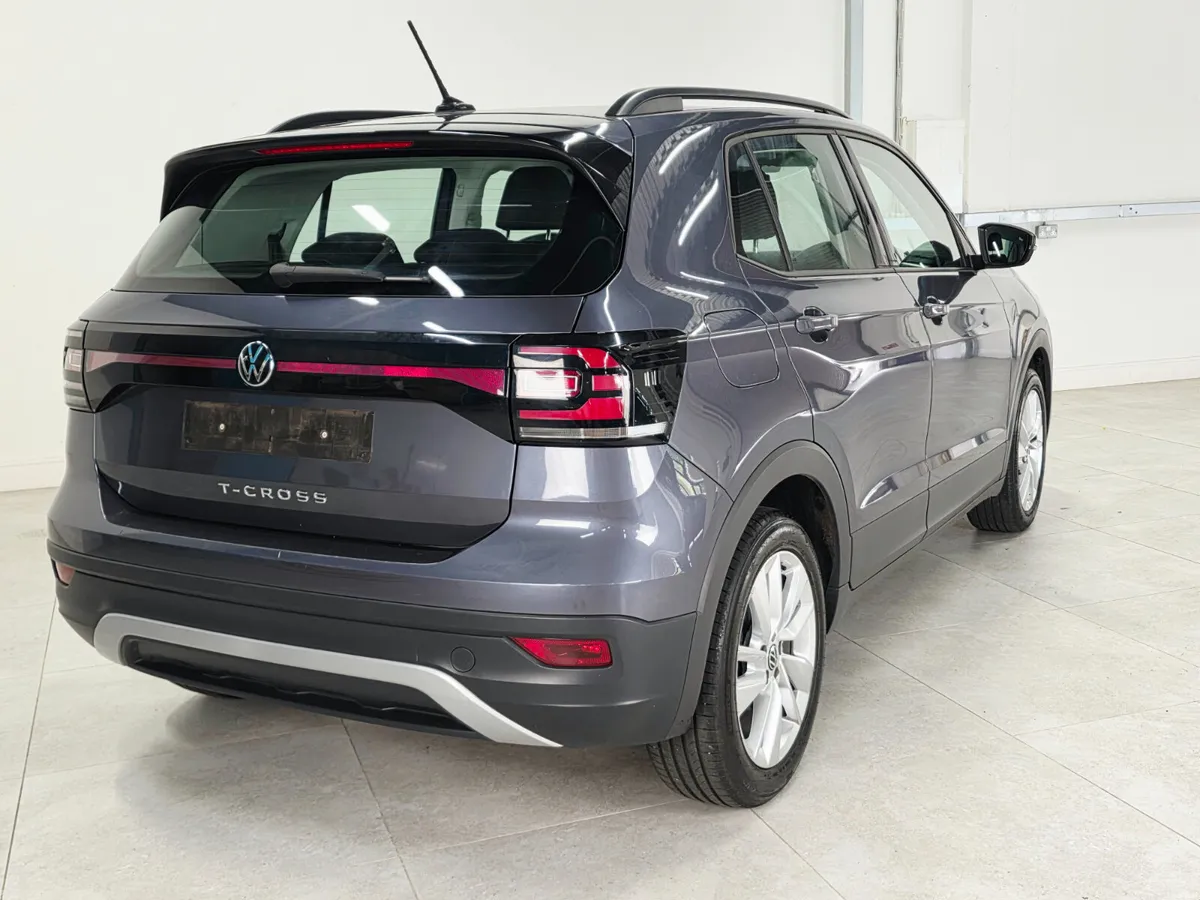 1.0 TSi SE - 1 Owner, Full VW Service History - Image 4