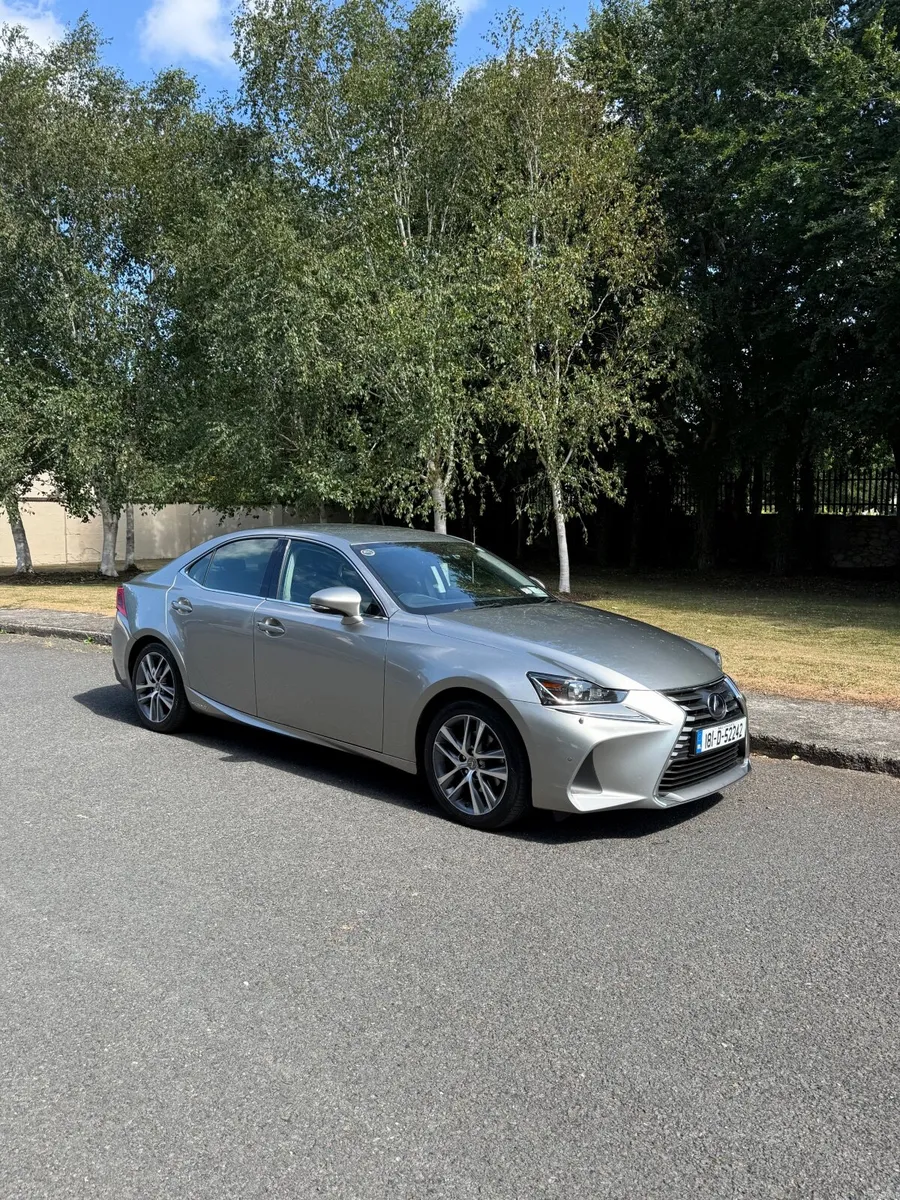 Lexus IS 300h 2018 - Image 5