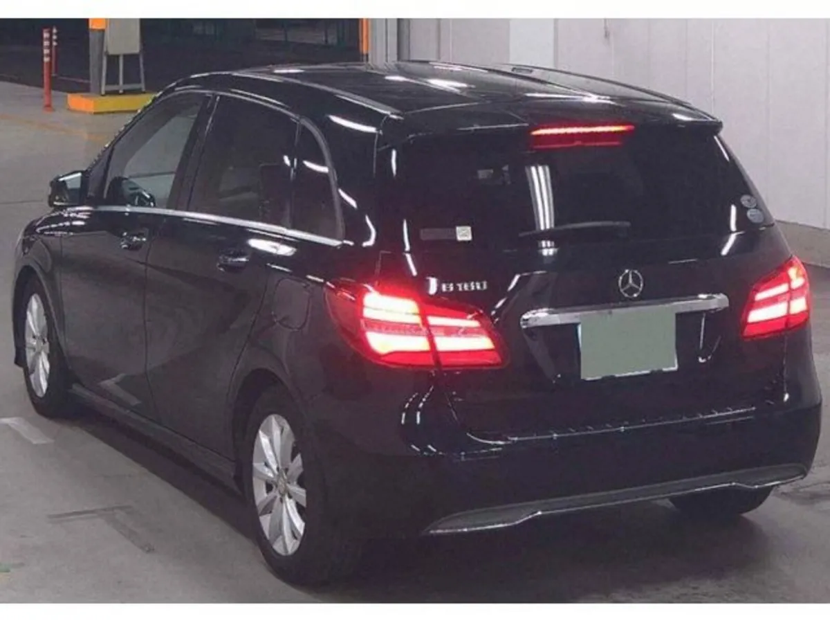 Mercedes-Benz B-Class 1.6 B180 Petrol Auto - Image 3