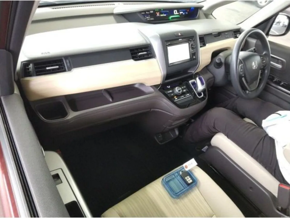Honda Freed 1.5 Petrol Hybrid Auto - Image 5