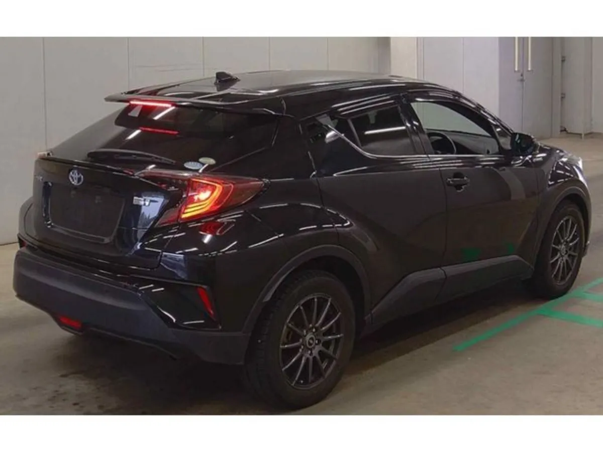 Toyota C-HR 1.8 Petrol Hybrid Auto - Image 4