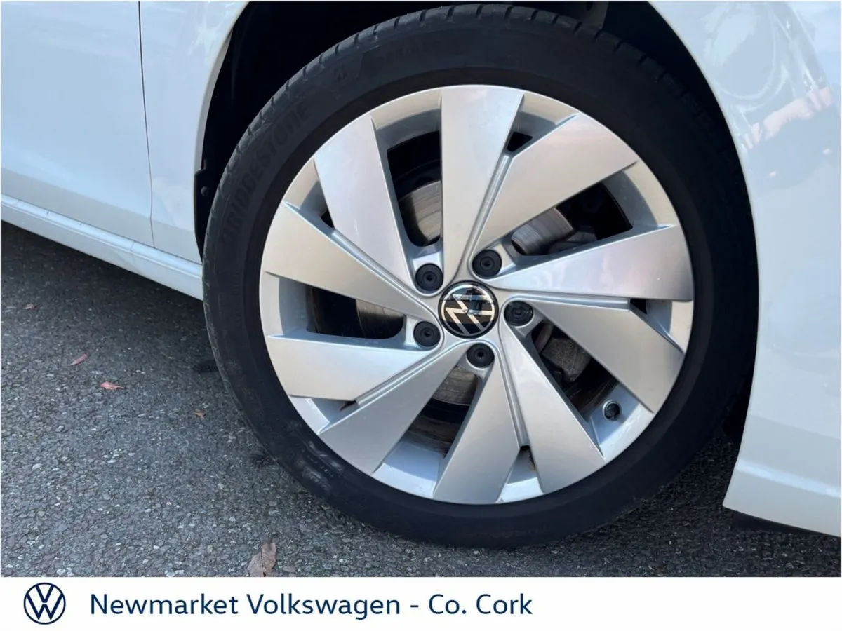 Volkswagen Golf 1.5TSI 130BHP STYLE 6 SPEED - Image 2