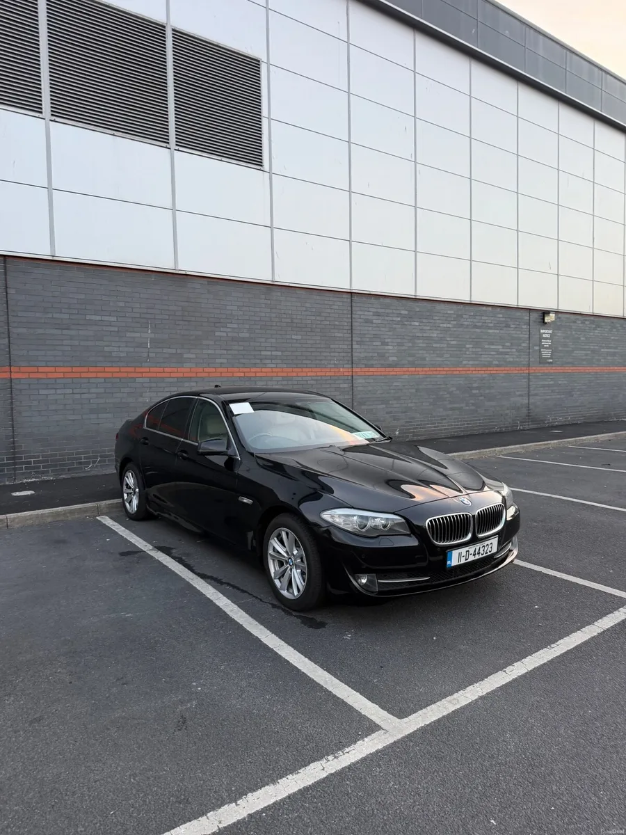 BMW 5-Series 2011 - Image 1