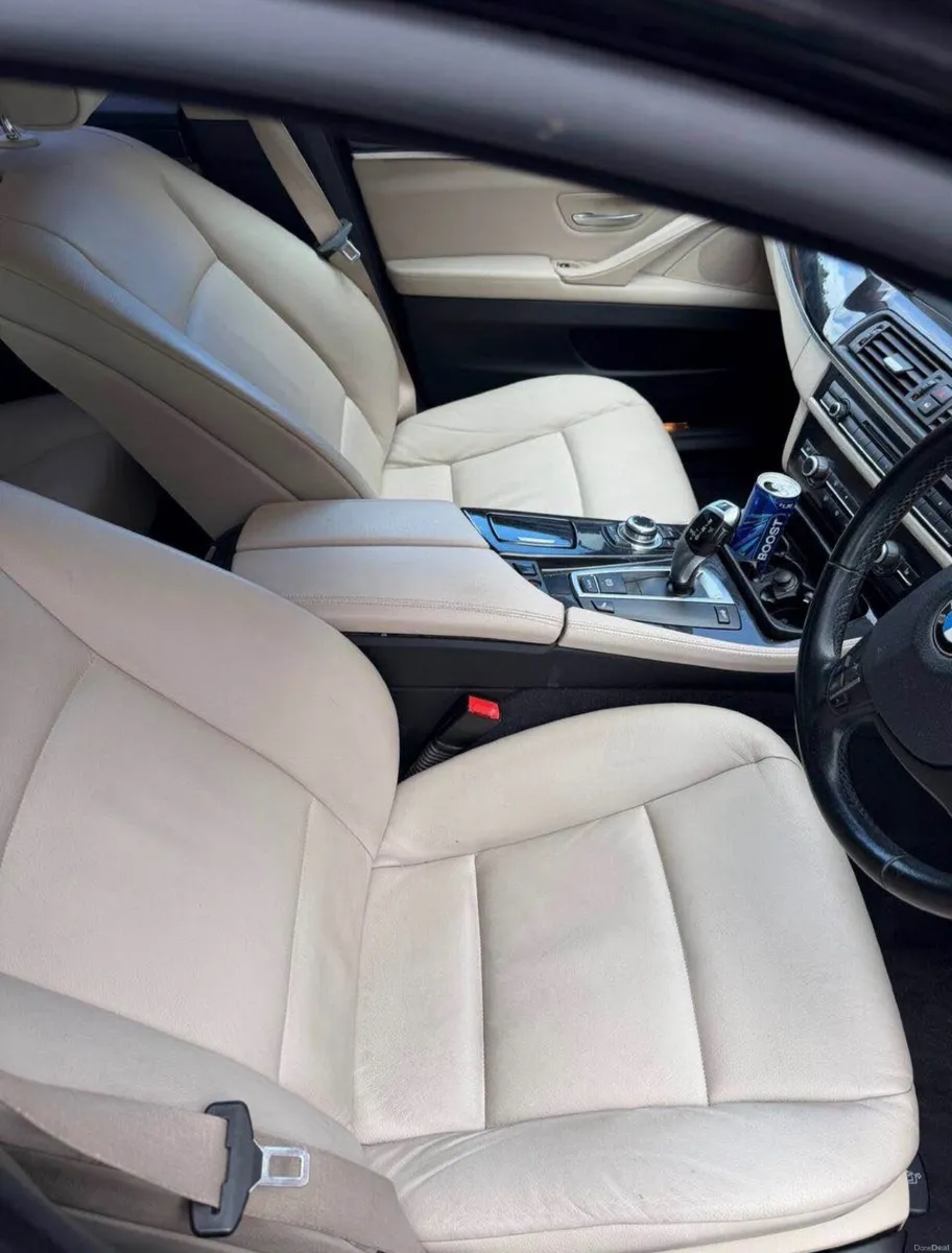 BMW 5-Series 2011 - Image 4