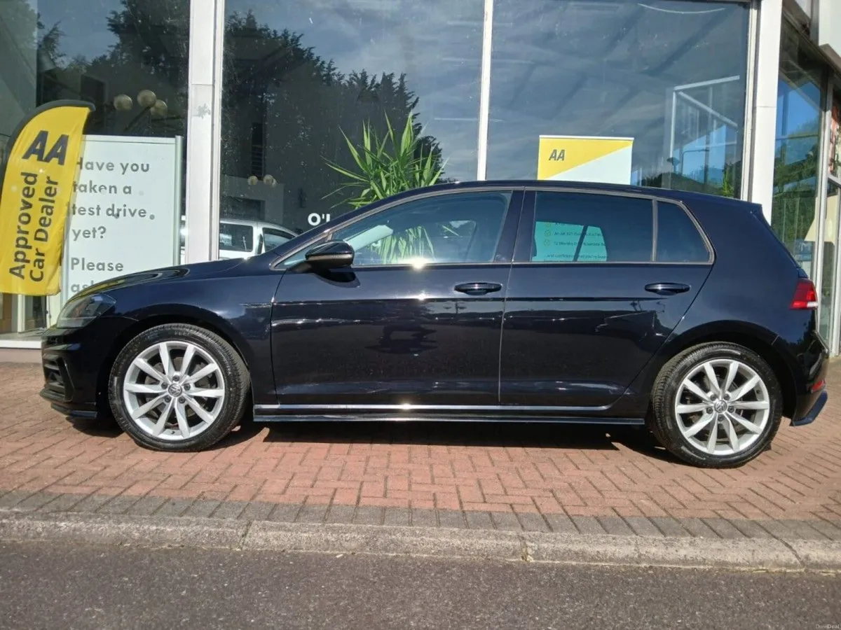 Volkswagen Golf 2.0 TDI 150HP R-Line, Black  Met. - Image 4