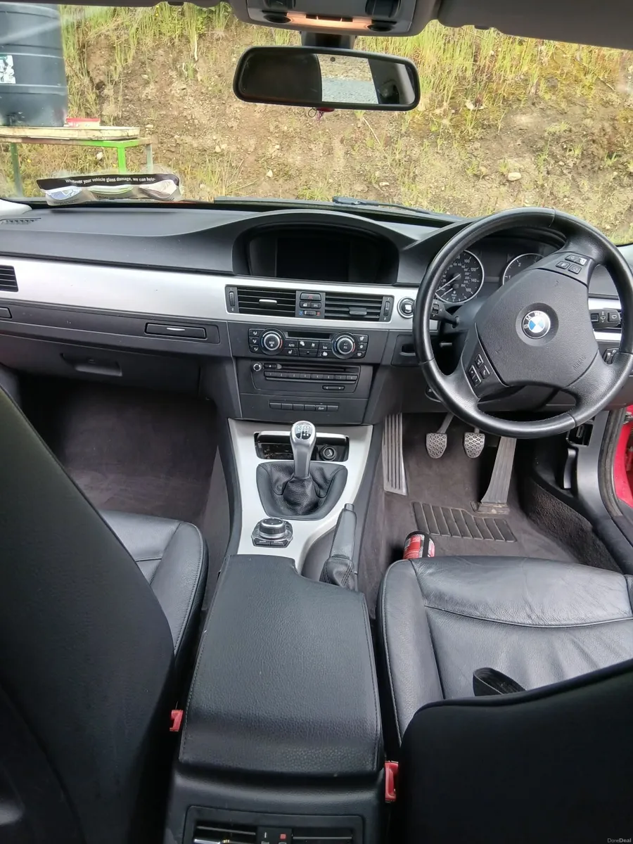 BMW 3-Series 2010 - Image 3