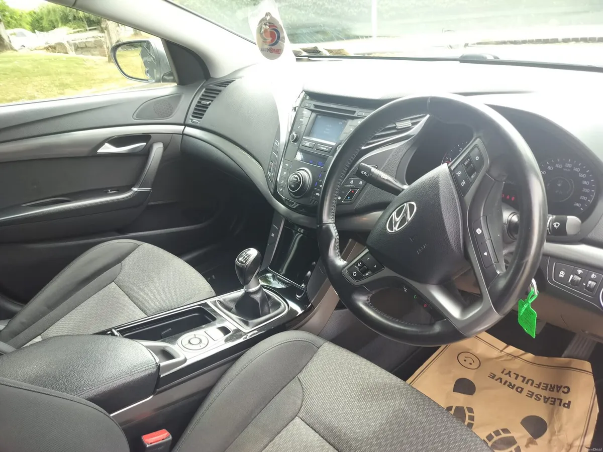 2016 HYUNDAI I40 SALOON EXC NEW NCT 7/28 - Image 3