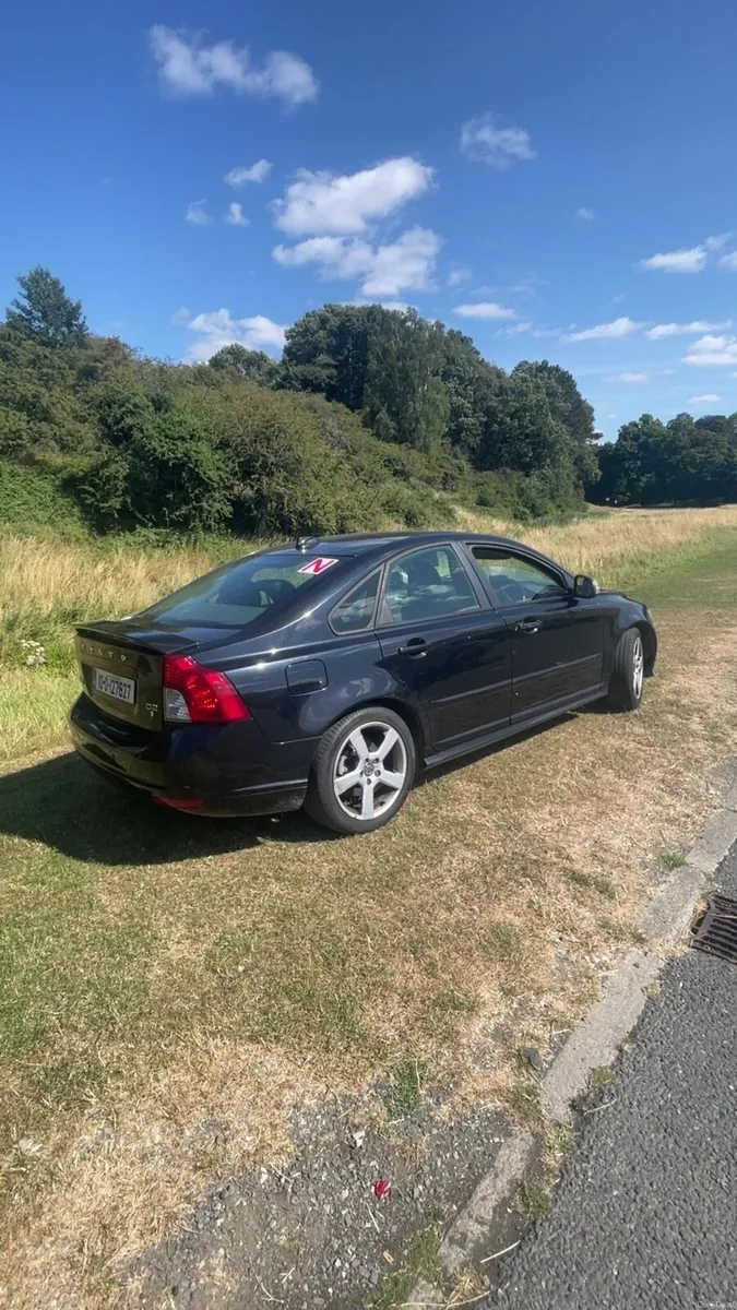 2010 Volvo s40 R-design Nctd + taxed - Image 4