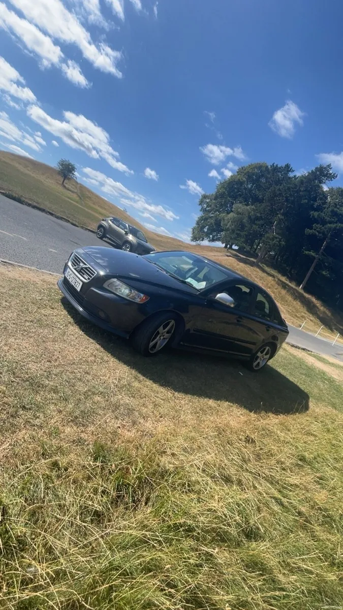 2010 Volvo s40 R-design Nctd + taxed - Image 2