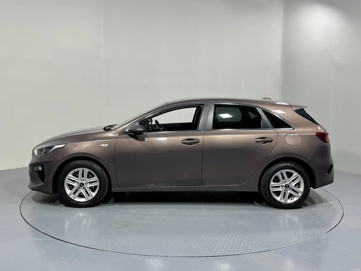 Kia Ceed CRDI 2 NAV ISG 221 (2022) - Image 4