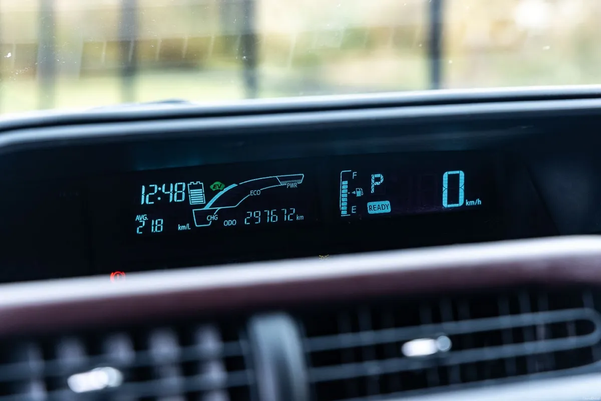 Bright Toyota Aqua 2014, Excellent Condition - Image 6
