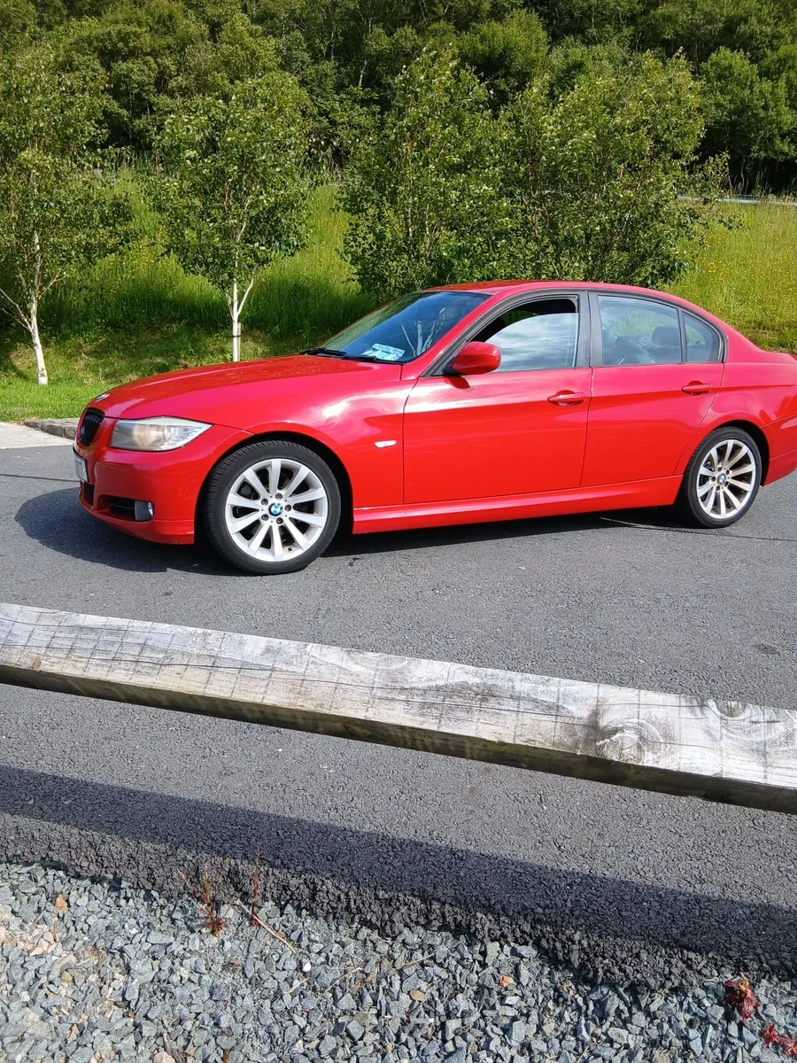 BMW 3-Series 2010 - Image 1