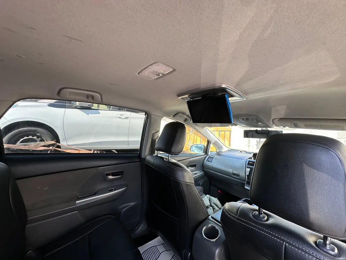 Toyota Prius 2013 - 7 Seater - Leather Seats - Image 5