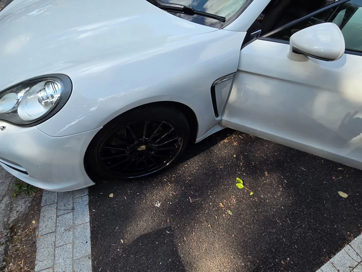 Porsche Panamera 2012 - Image 4