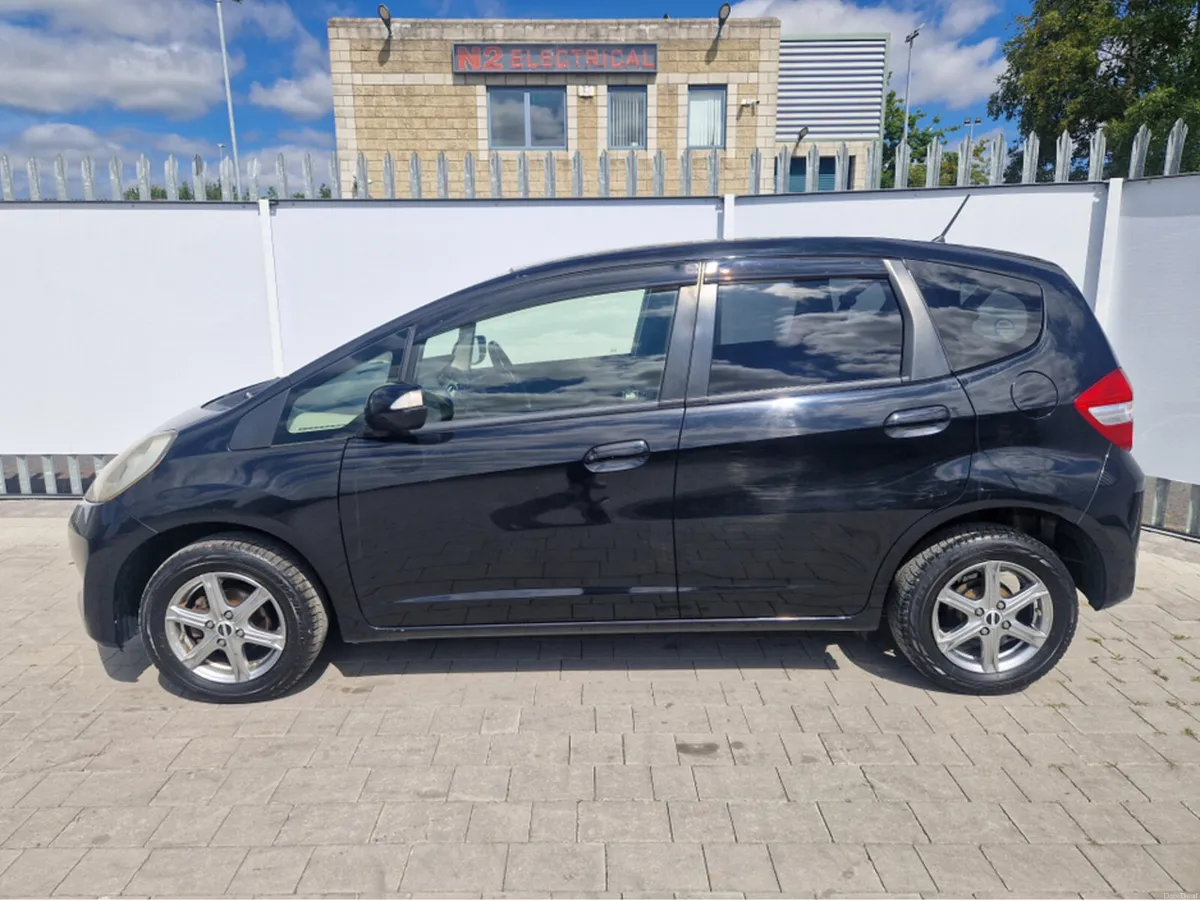 Honda Fit 1.3PETROL AUTO - Image 6