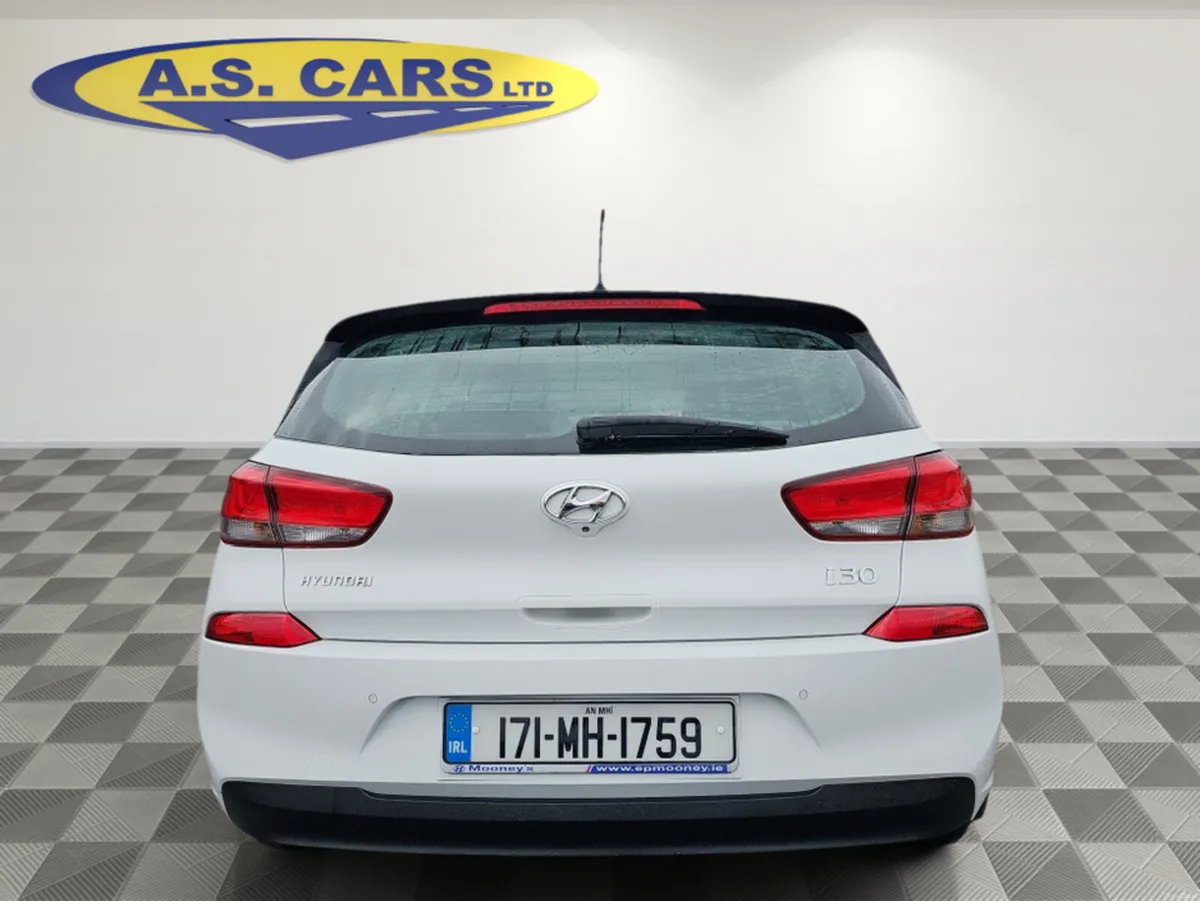 Hyundai i30 I 30 DELUXE 5DR ** 1 OWNER IRISH CAR * - Image 4