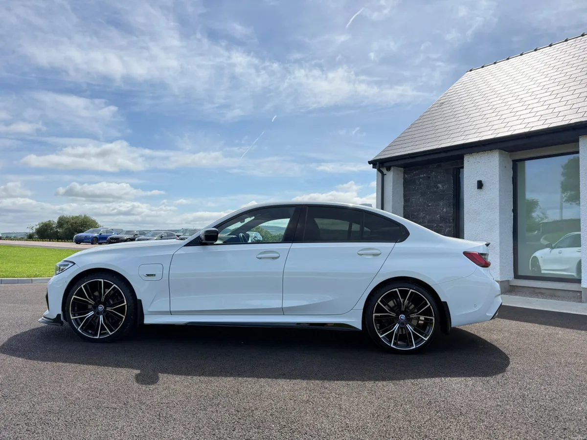 221 BMW 330E M SPORT - Image 2