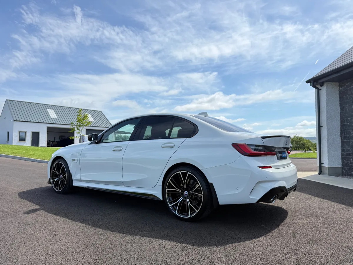 221 BMW 330E M SPORT - Image 5