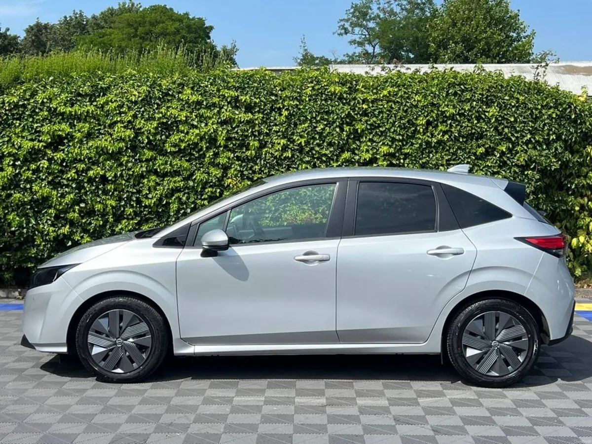 Nissan Note 1.2 HYBRID AUTO // VERY LOW MILEAGE // - Image 3