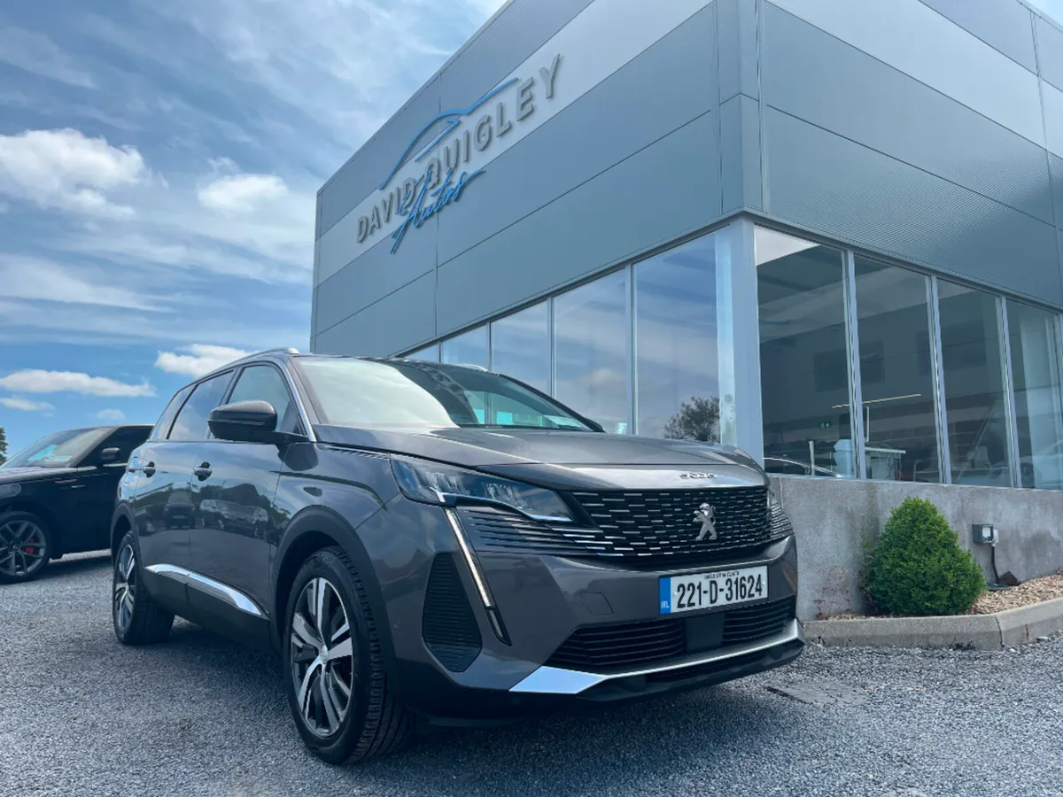 Peugeot 5008 FL Allure 1.5 Blue HDI 130BHP*QUALITY - Image 2