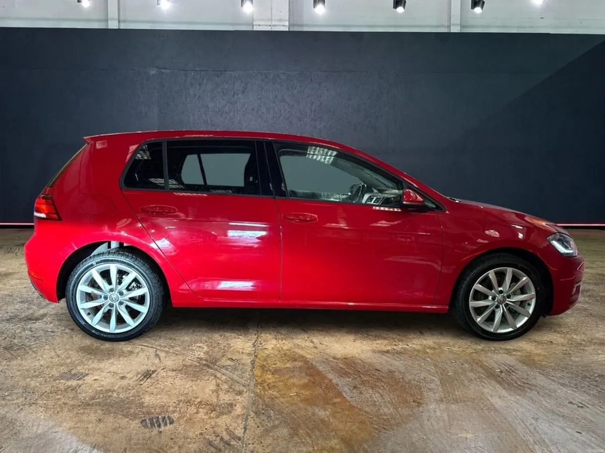 Volkswagen Golf 1.2 TSI COMFORT LINE TECH EDITION - Image 2