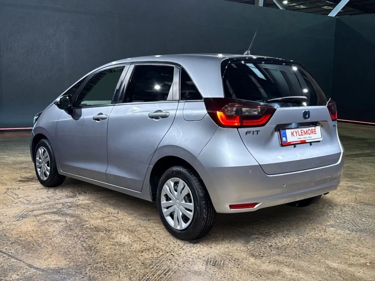 Honda Fit 1.5 HYBRID AUTOMATIC - PUSH BUTTON START - Image 5
