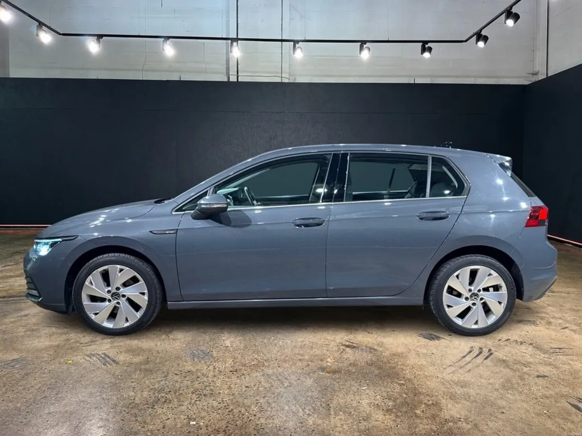 Volkswagen Golf 2.0 TDI AUTOMATIC - STYLE EDITION - Image 6