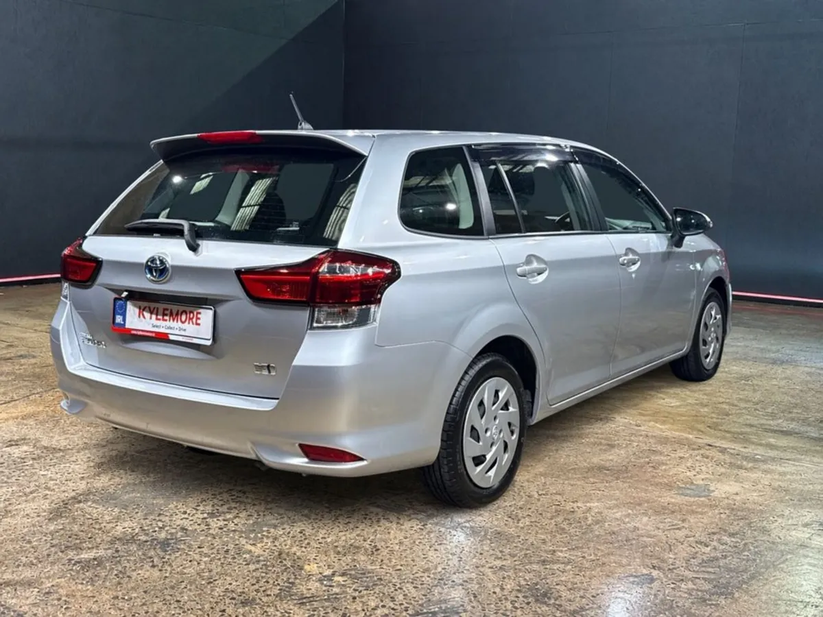 Toyota Corolla FIELDER ESTATE 1.5 HYBRID AUTOMATIC - Image 3