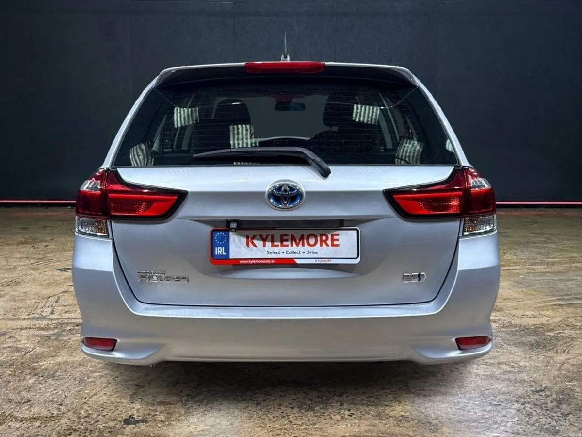 Toyota Corolla FIELDER ESTATE 1.5 HYBRID AUTOMATIC - Image 4