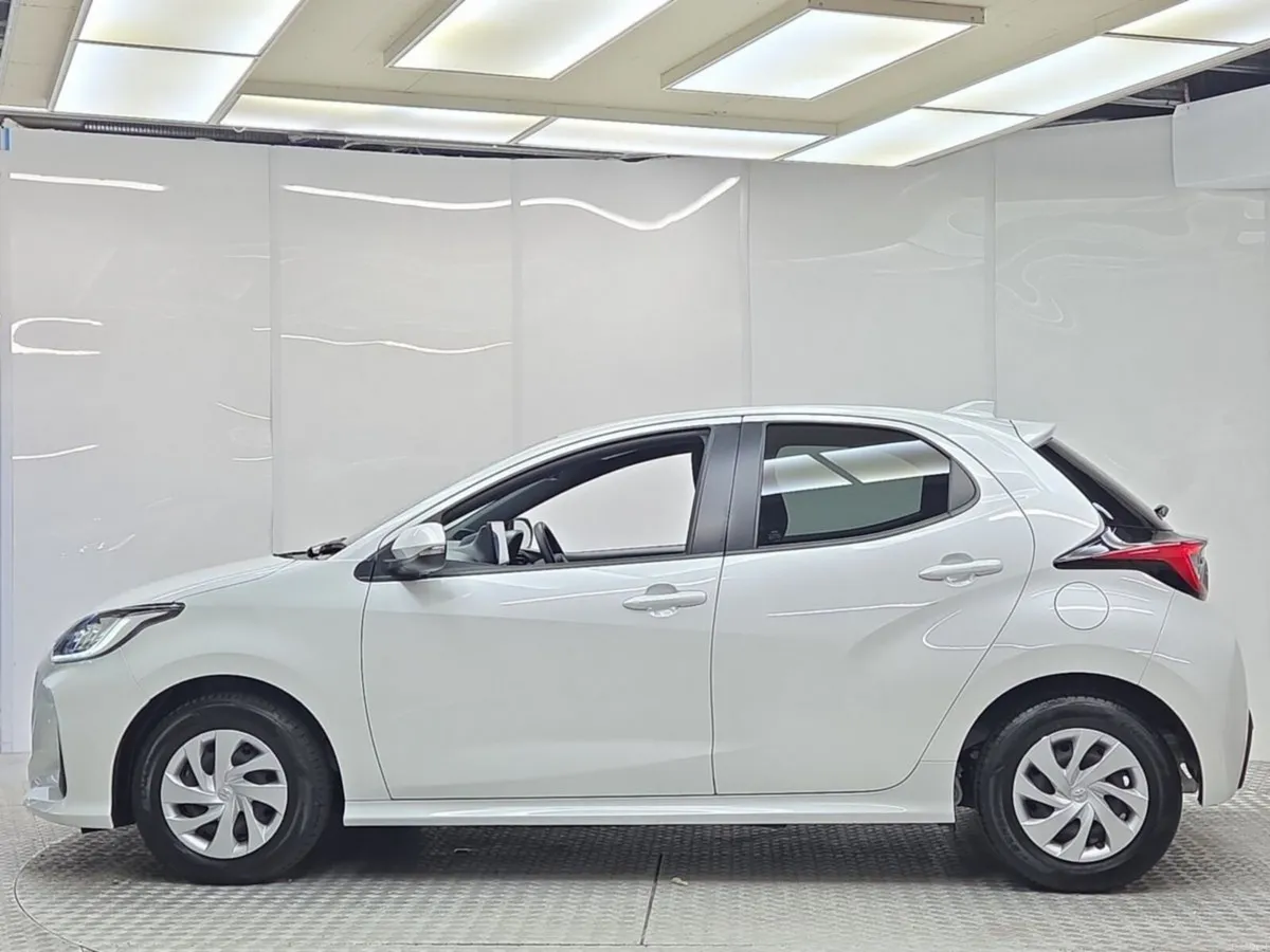 Toyota Yaris 1.5 G Hybrid Auto - Image 5