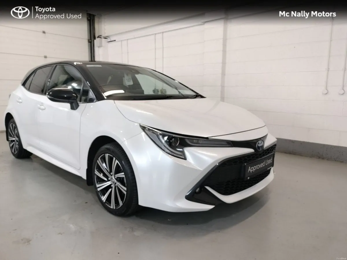 Toyota Corolla HYBRID L/SPORT HB PEARLESCENT BI-TO - Image 1