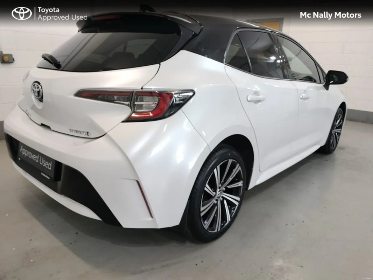 Toyota Corolla HYBRID L/SPORT HB PEARLESCENT BI-TO - Image 3