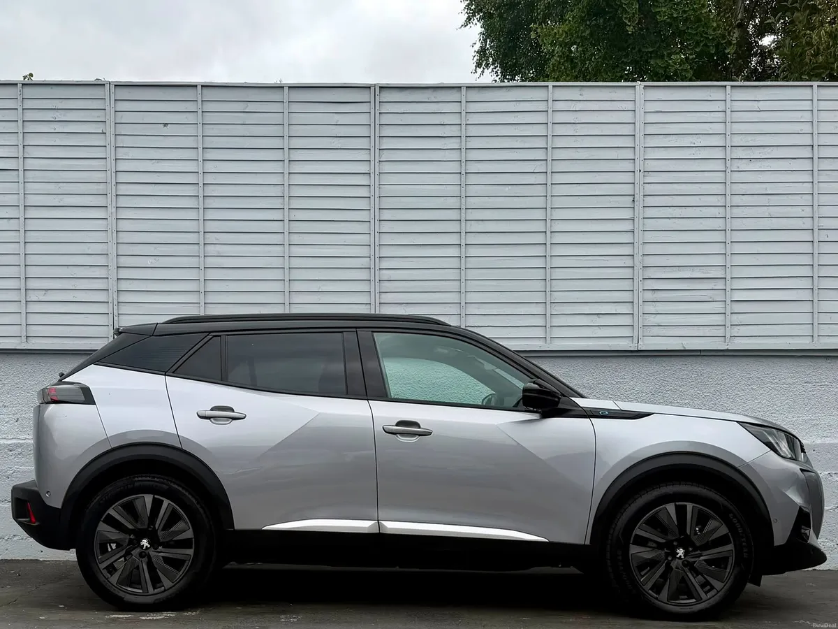 Peugeot 2008 2022 GT PREMIUM EV / 93.6% SOH - Image 2