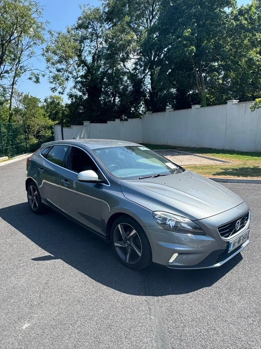 Volvo V40 2.0 D2 R-Design - NEW NCT - Image 4